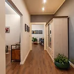 Sting Boutique Apartment *