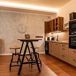 Sting Boutique Apartment